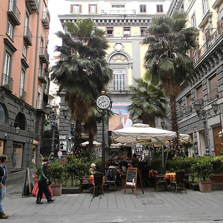 Casa Vacanze Napoli Centro Carmen & Sara Bagian luar foto