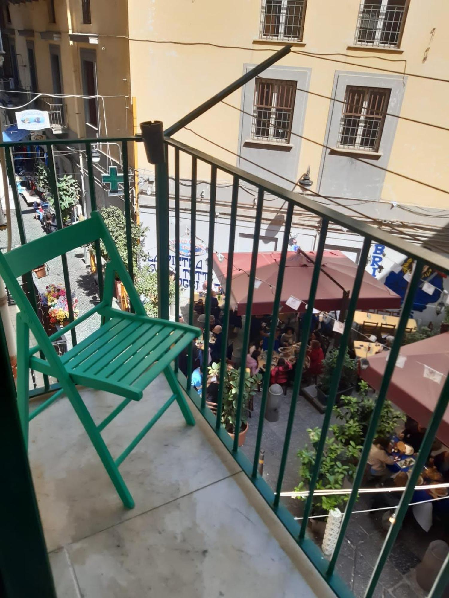 Casa Vacanze Napoli Centro Carmen & Sara Bagian luar foto